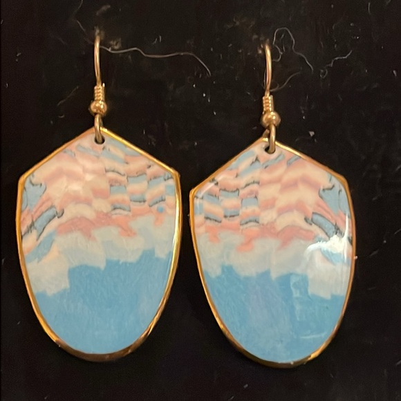 NWT 2” Mud Dove Collection gold plated hand crafted & painted dangle earrings - Picture 4 of 12